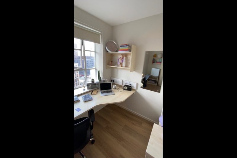 🏠 Short-Term En-Suite Room – Staniforth Street, B4 (Birmingham)